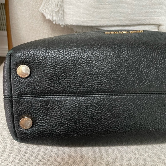 Michael Kors Jet Set Bag - Picture 6 of 16